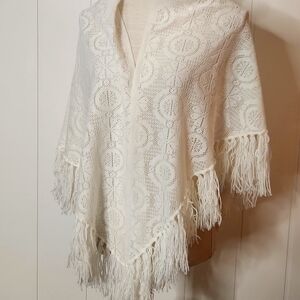 Vintage white Crochet Poncho with fringe hem. Boho Chic Coquette Girl